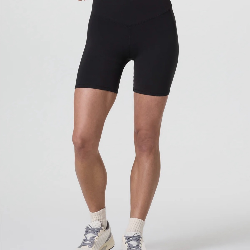 Vuori AllTheForm™ Short 6"